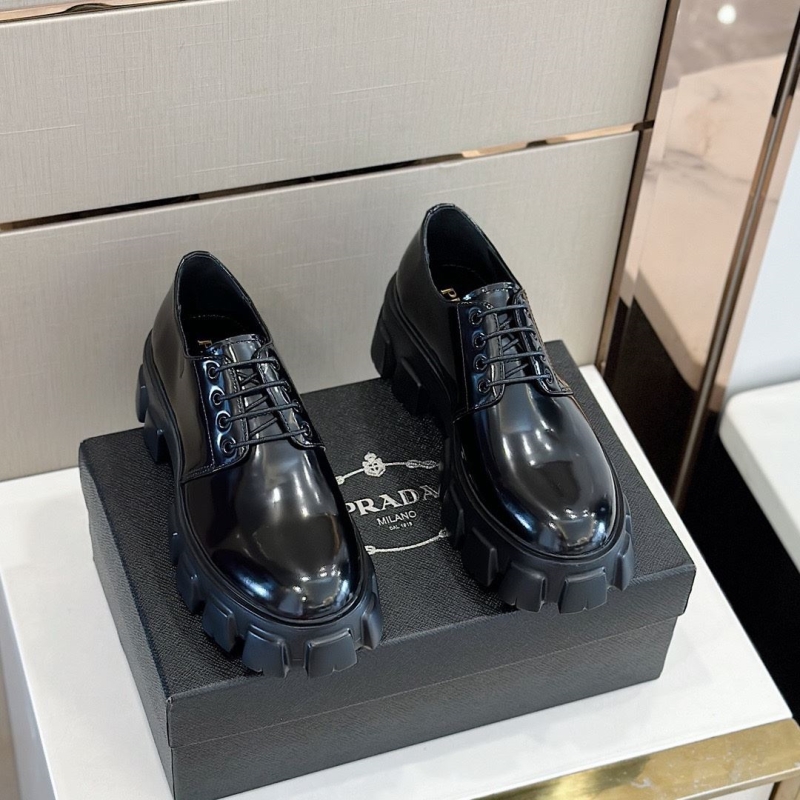 Pra*a leather shoes